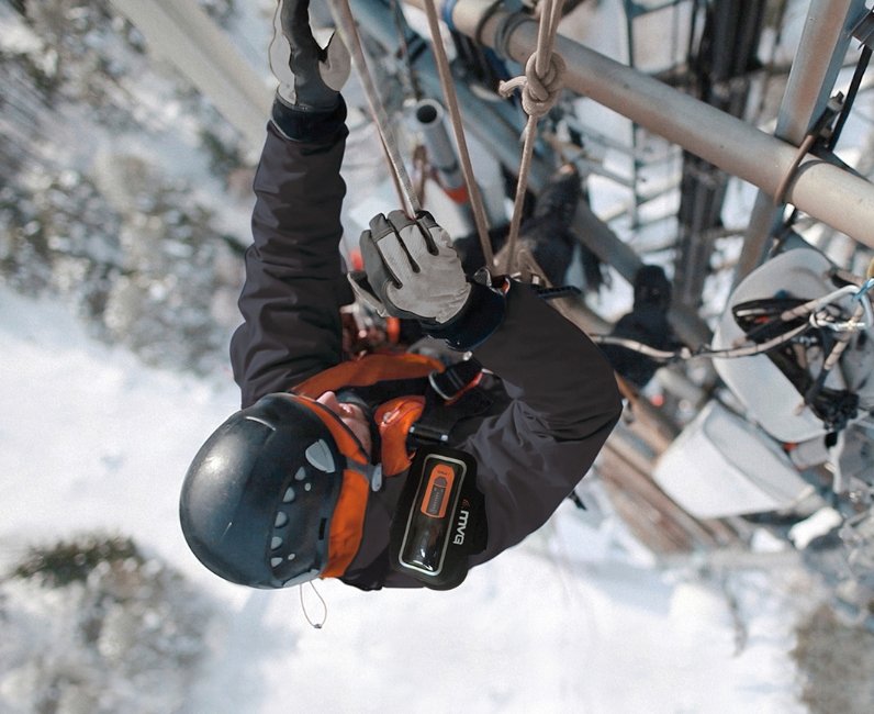 antenna worker using MVG 5G meter